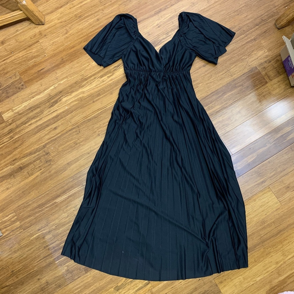 ASOS DESIGN Maternity Maxi Dress Womens Size 6 V Neck‎ Short Sleeve Black NWT